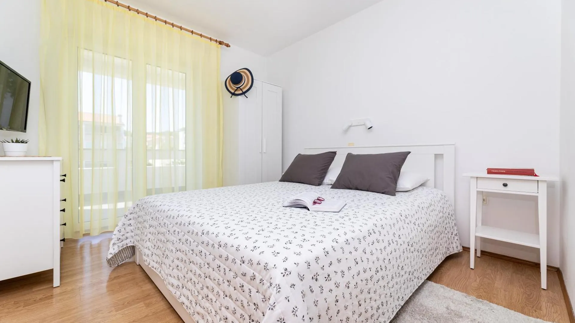 Diana Apartments Baska   Baska (Krk)